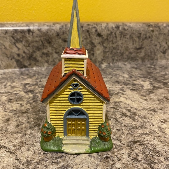 MINIATURE CHRISTMAS VILLAGE - Picture 4 of 9